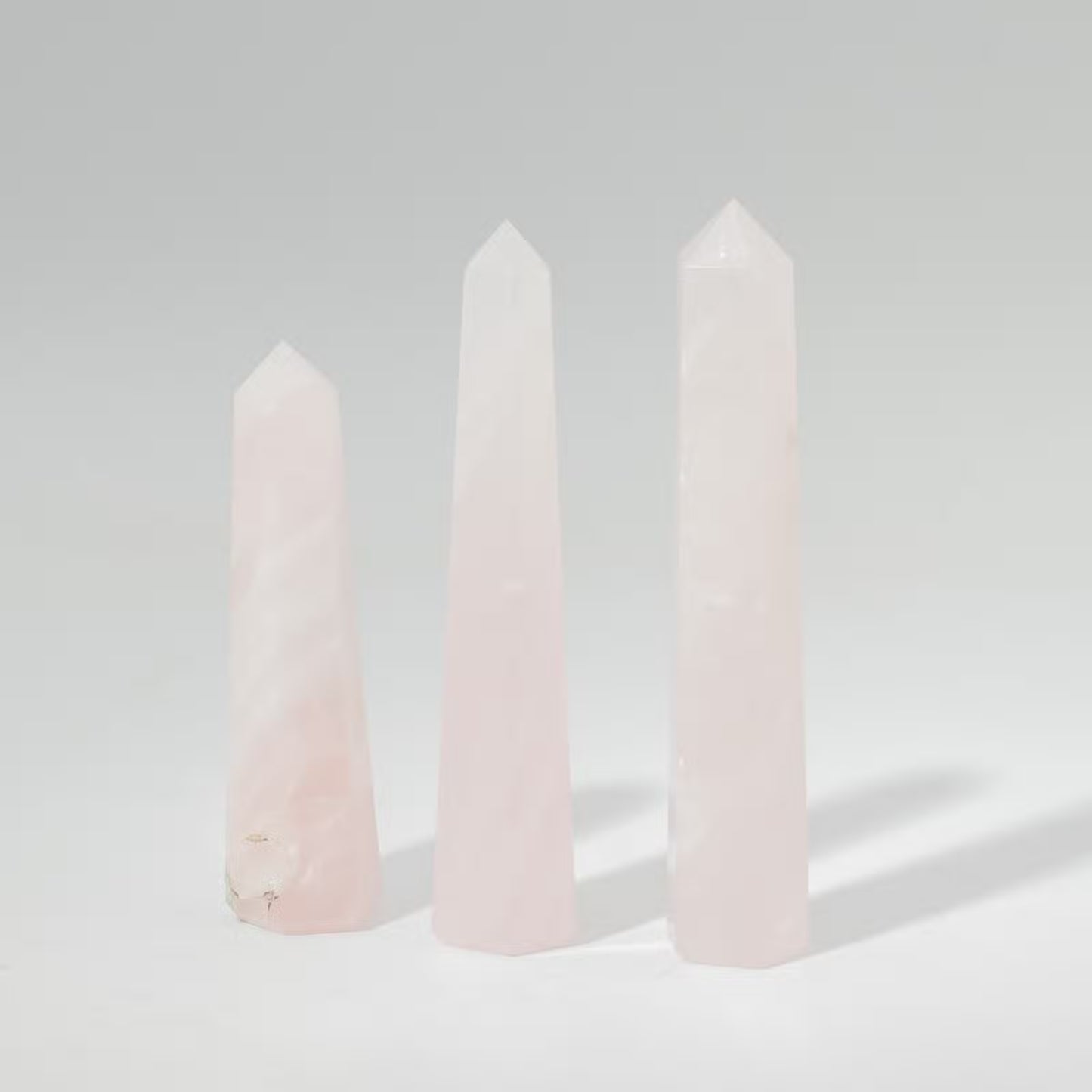 RÓŻOWY KWARC OBELISK (ok. 11cm)
